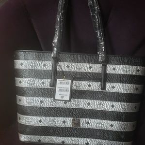 Mcm Spot viseto zippered shoulder bag